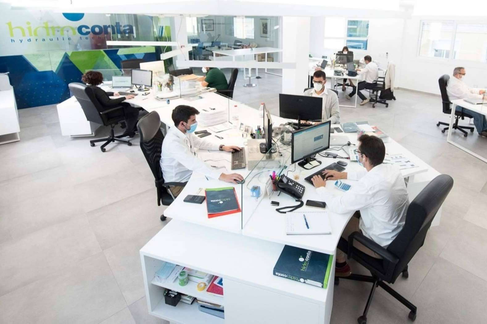 Hidroconta y Overtel, el éxito de empresas especializadas