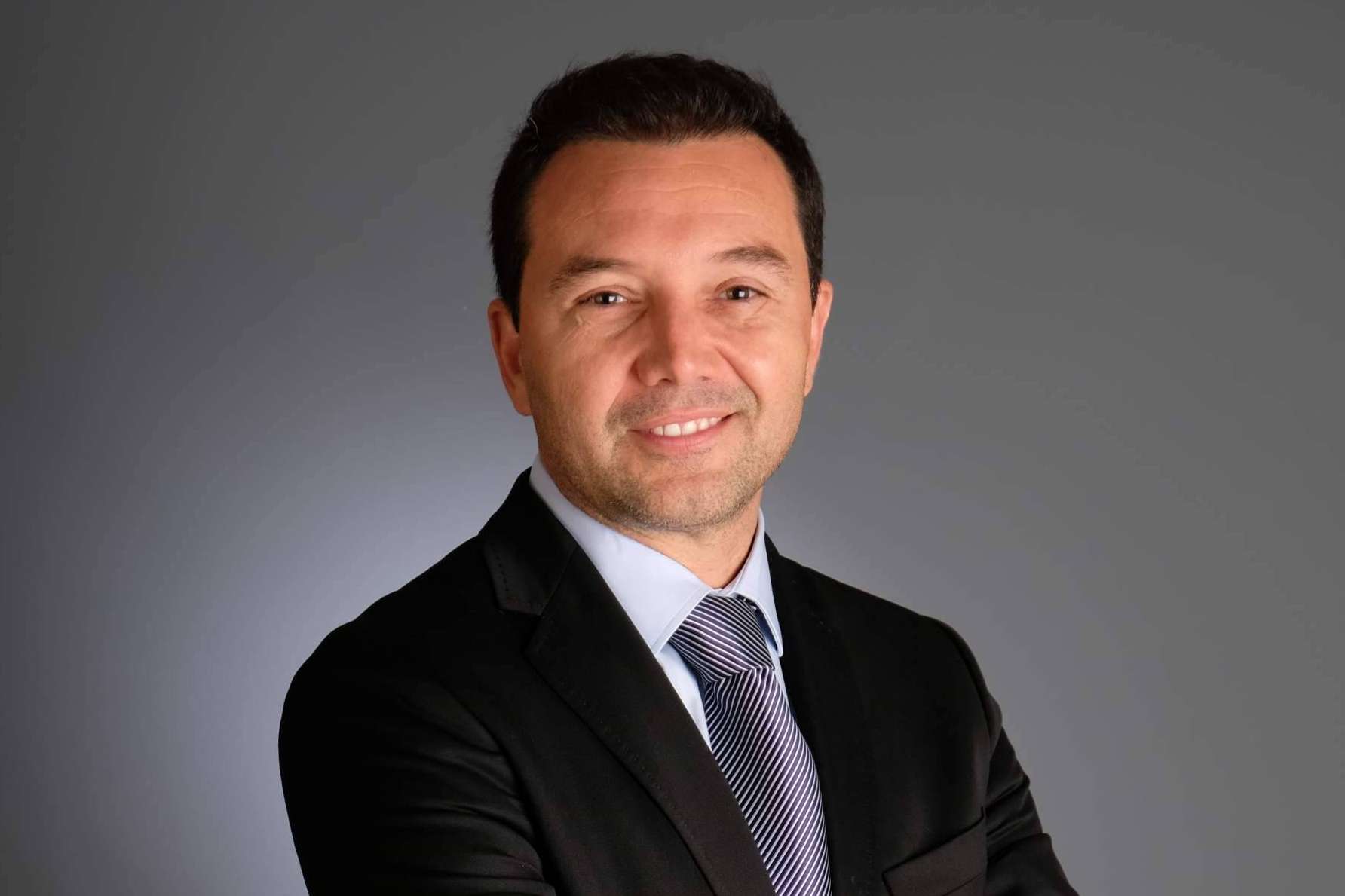 Los servicios de implantología del Dr. Llistosella