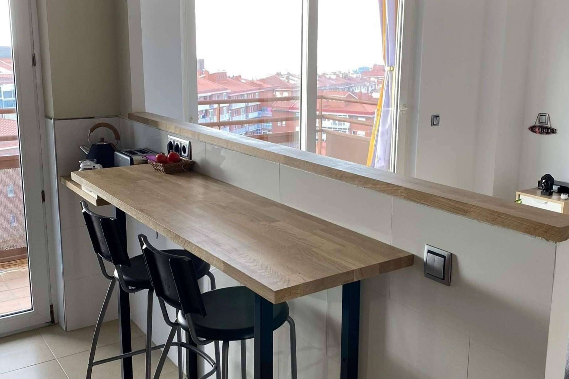 Encimeras de roble macizo a medida y de máxima calidad de la mano de Basic Madera