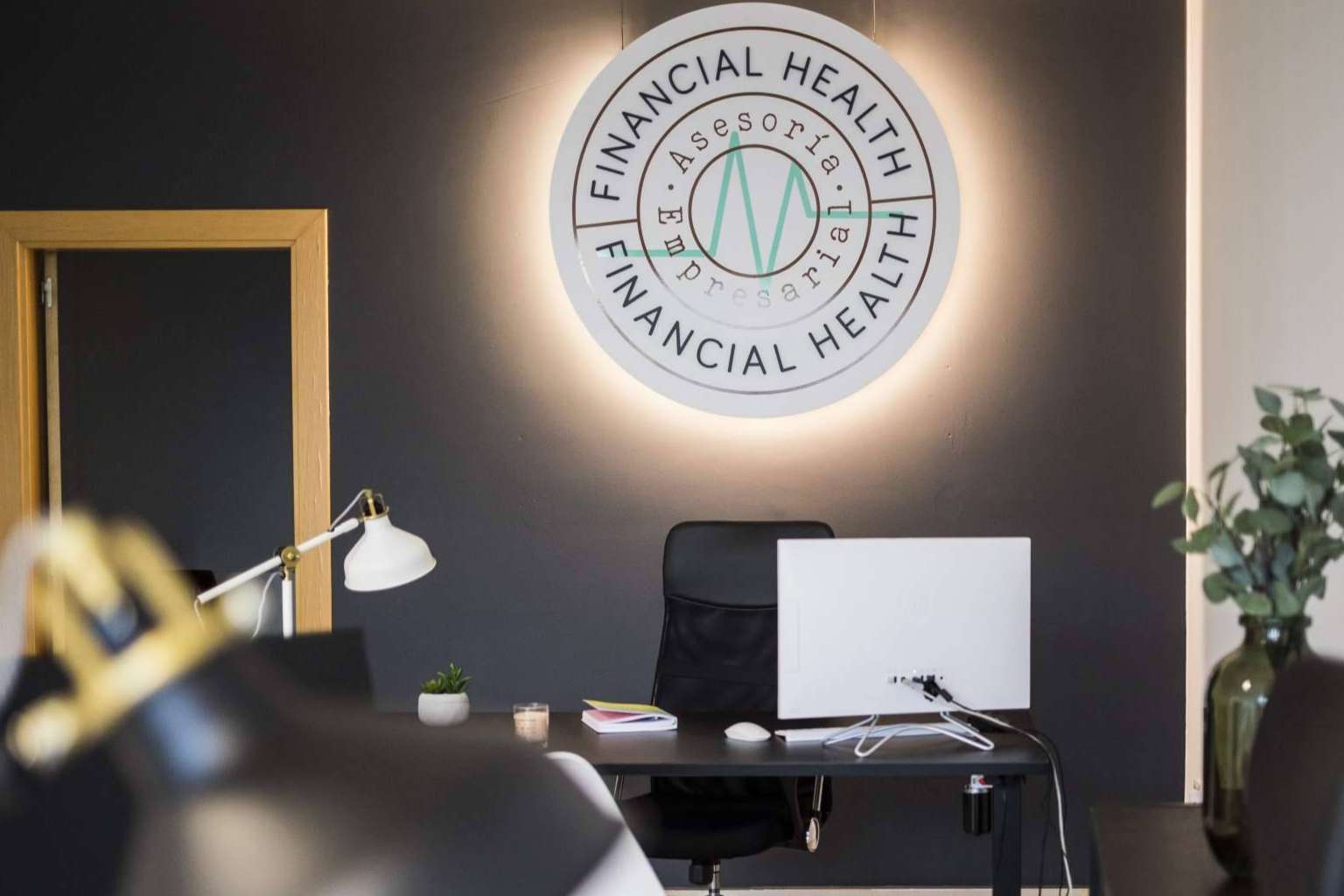 Financial Health brinda servicios de asesoría empresarial para pymes, autónomos y particulares
