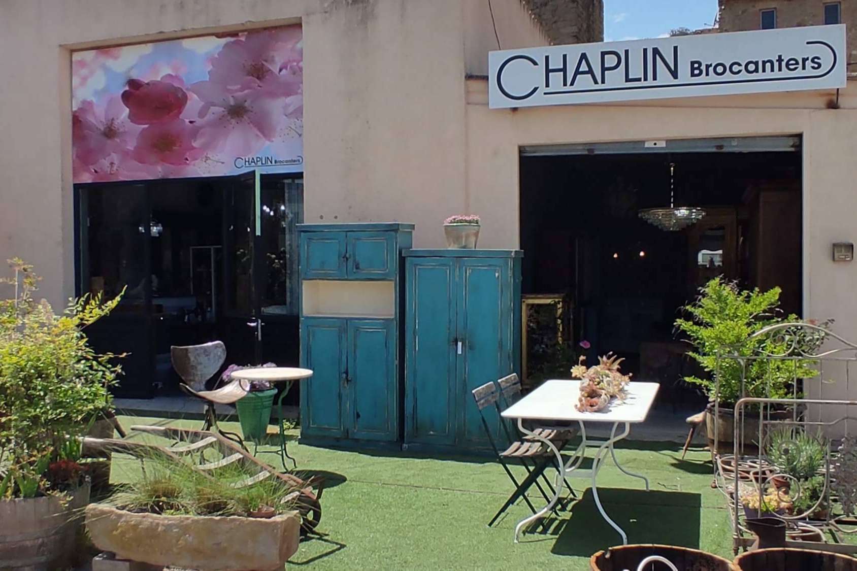 Chaplin Concept Store presenta su variedad de mobiliario, decoración y antigüedades
