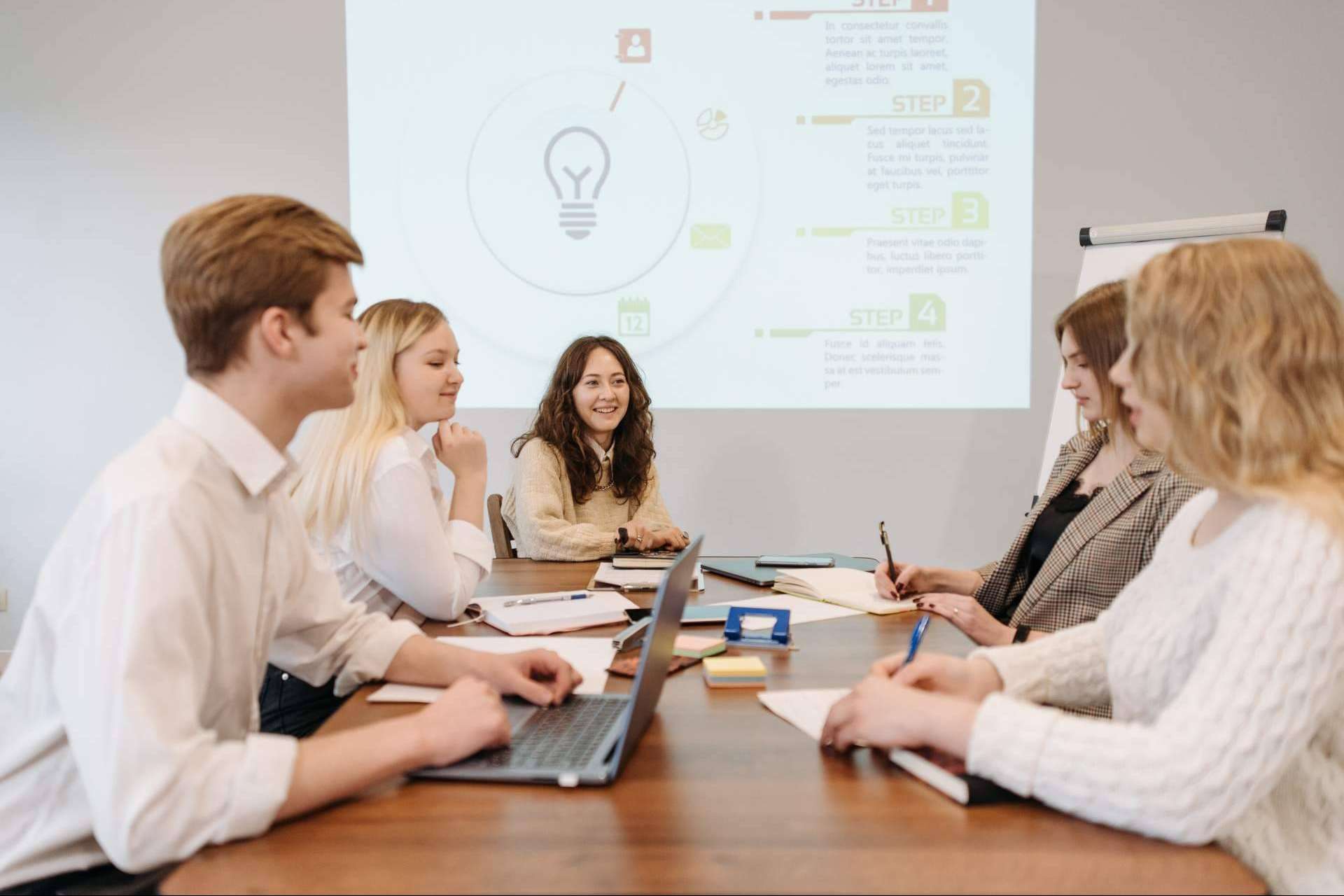 ¿Cuáles son las ventajas de contar con una consultoría estratégica para la empresa?