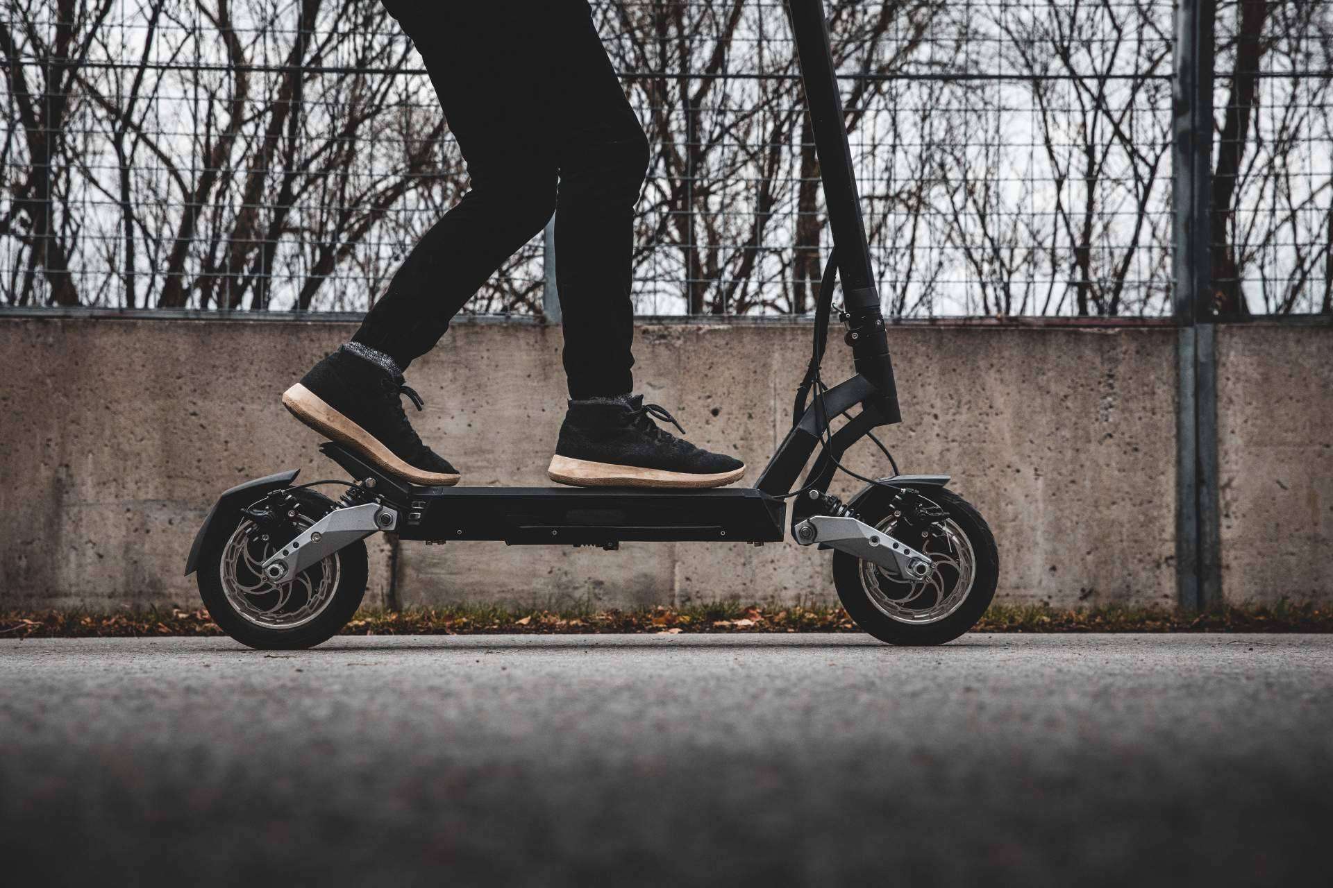 La nueva marca de patinetes eléctricos Apollo llega a España, de la mano de Urbing