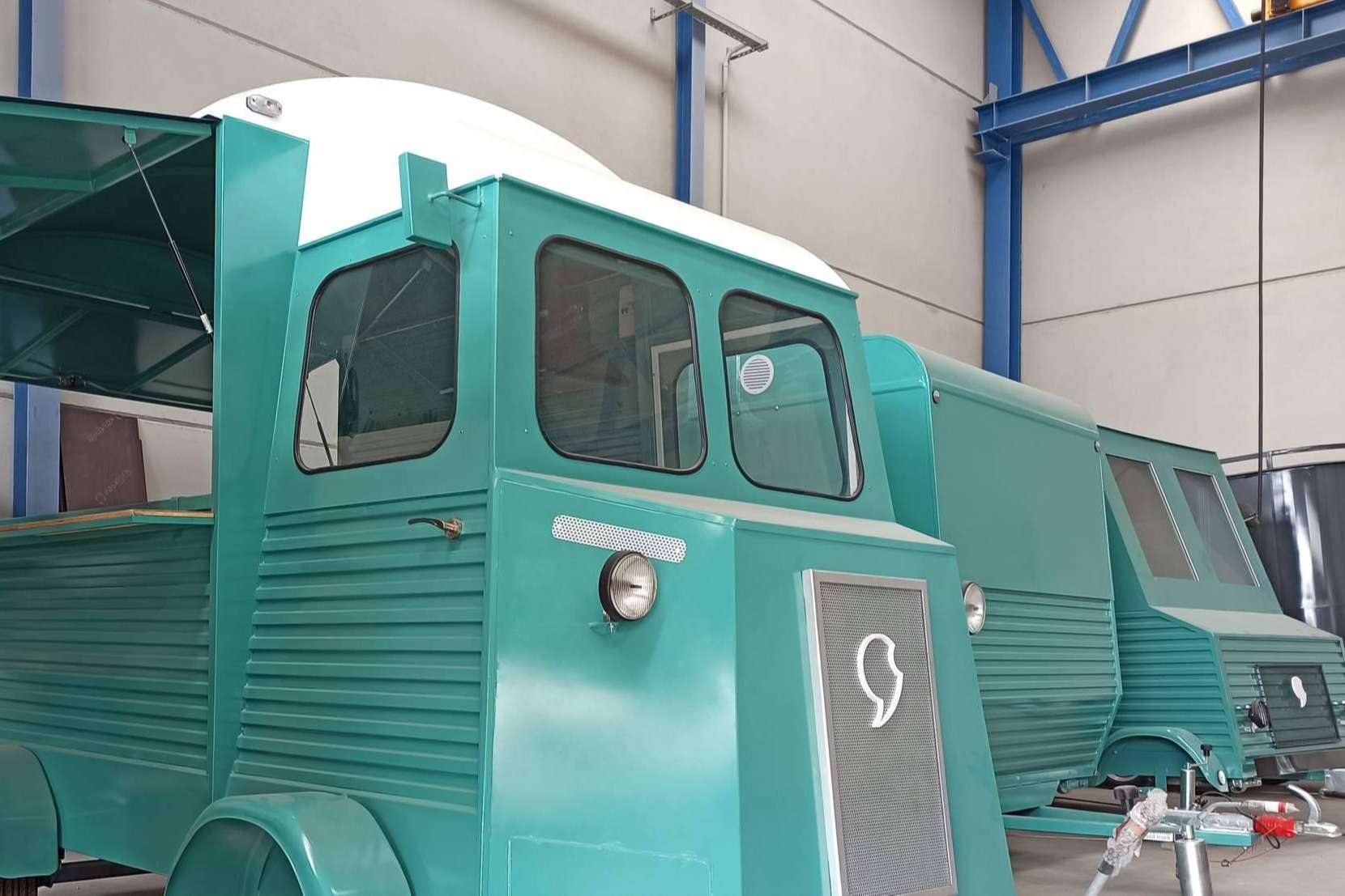 La empresa que ha duplicado su flota de food trucks en alquiler, LACOMMA