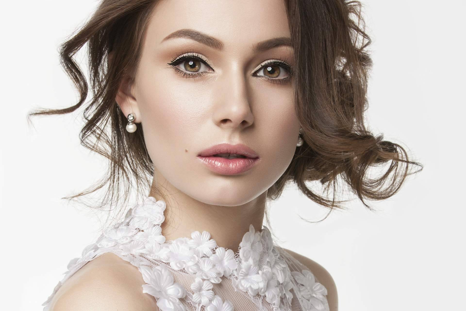 ¿Por qué el maquillaje con aerógrafo se ha convertido en la tendencia de las novias? Las claves de su éxito según Bárbara Montes