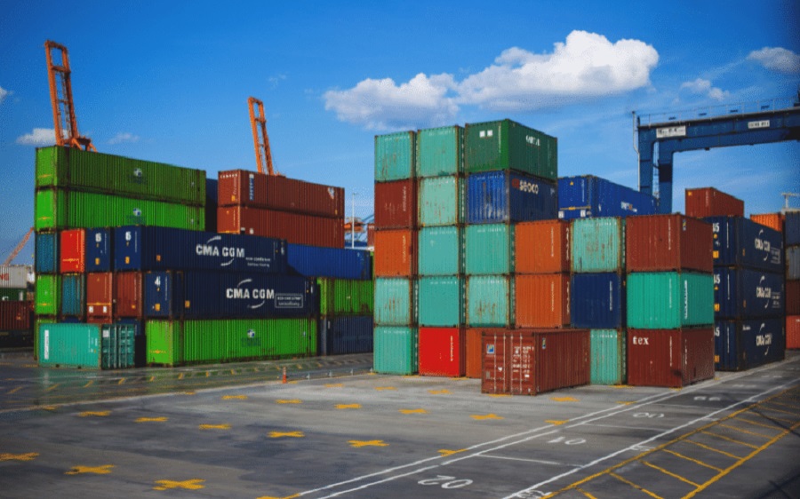 ¿Por qué necesitan las empresas españolas importar mercancía de otros países?