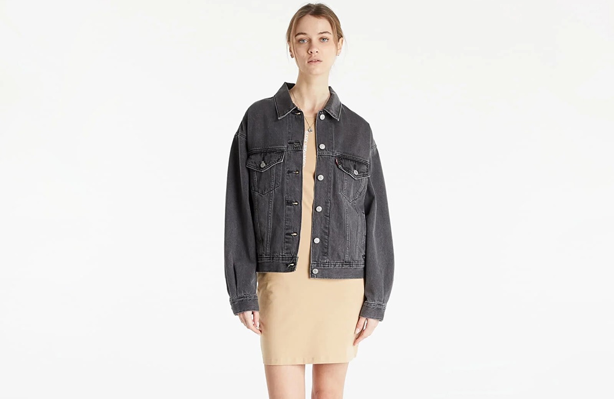 Levi’s 90s Trucker: esa chaqueta vaquera de estilo vintage es tendencia y tiene un 40% de descuento en Amazon