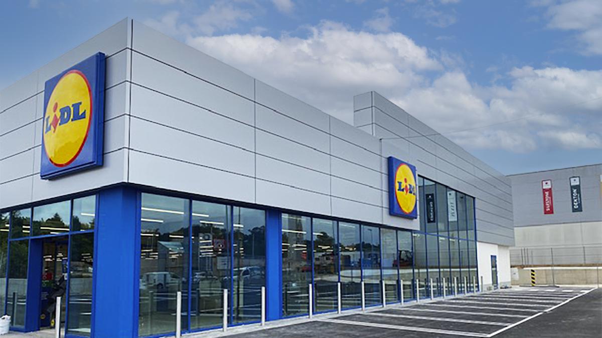 Lidl pone a la venta este banco de madera para tu terraza o jardín