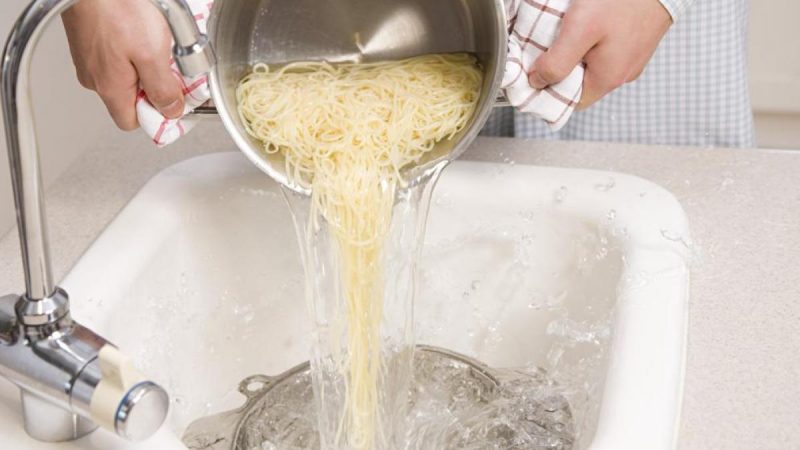 No tirar el agua de la pasta