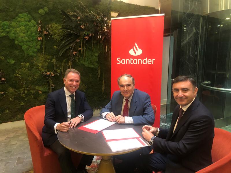 Santander y Dcoop darán apoyo a más de 75.000 socios agricultores y ganaderos