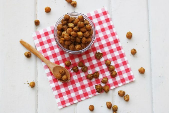 Snacks saludables: garbanzos con chocolate negro