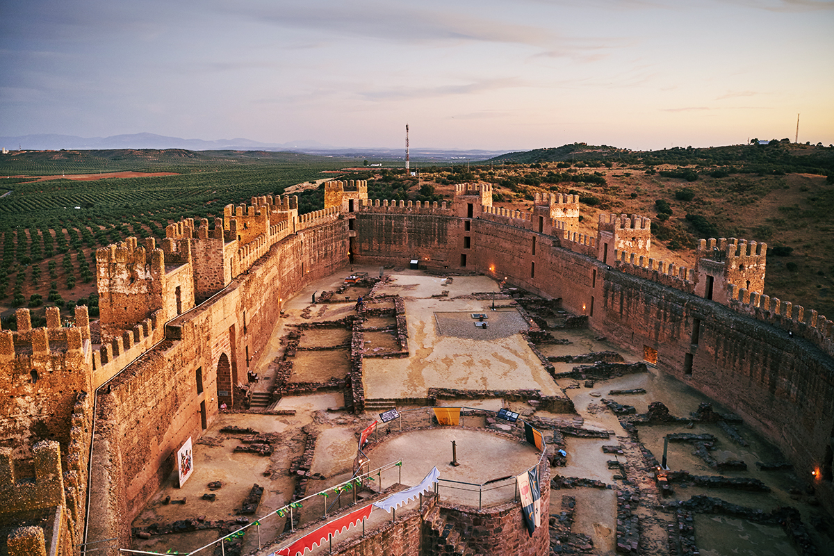 Pueblos de Espana Banos de la Encina Merca2.es