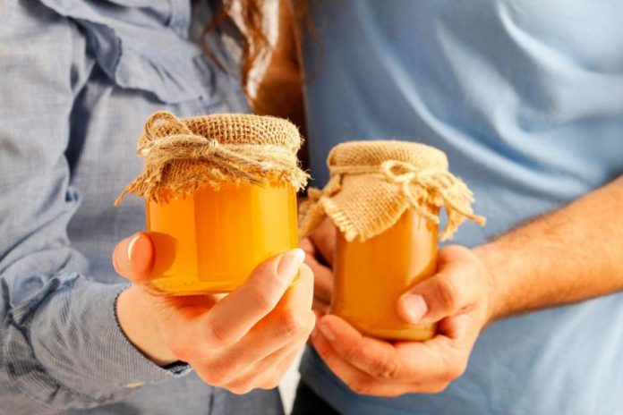 El truco para saber si la miel es pura