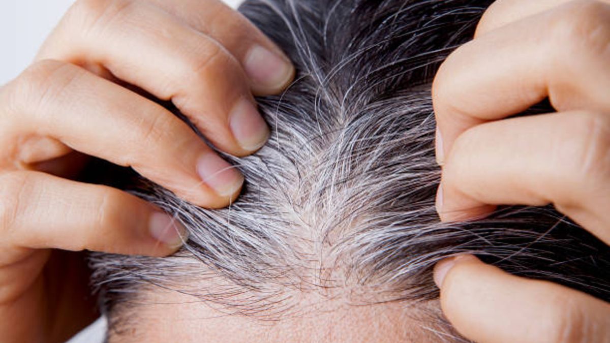 Cómo eliminar las canas de forma natural con vinagre