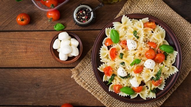 ensalada de pasta caprese 655x368 1 Merca2.es