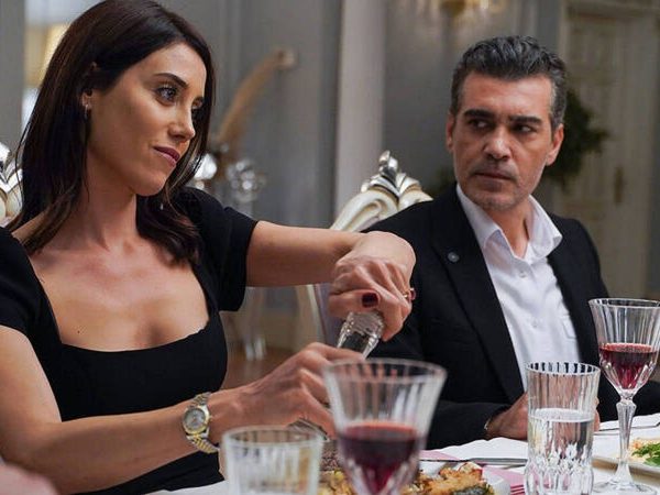 Infiel: el cambio físico de Melis Sezen, en fotos 1 Merca2.es f.elconfidencial.com original 134 088 523 134088523b24b90c28cc73ffc82274a8 Merca2.es