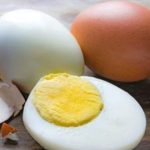 Seis formas distintas de pelar un huevo duro
