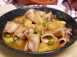 Calamares en salsa de tomate que están mucho mejor que los rebozados