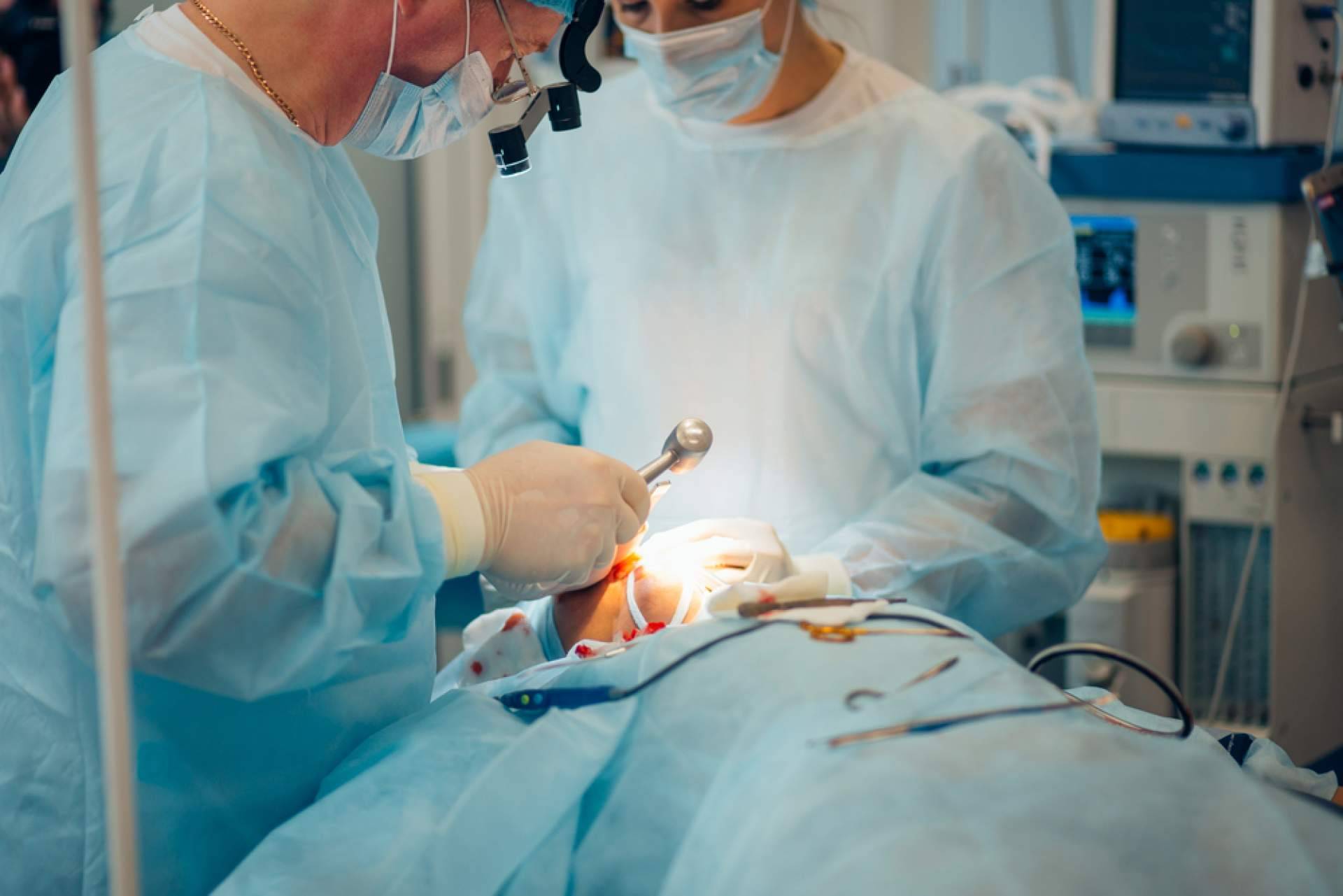 Los servicios de Clínica Birbe relacionados con la cirugía maxilofacial