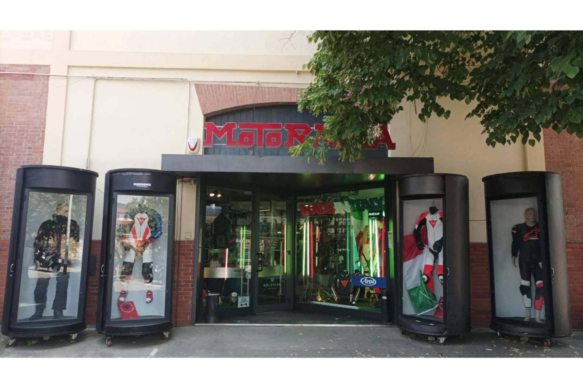 Motocard llega a la emblemática tienda física de Motorama en Florencia