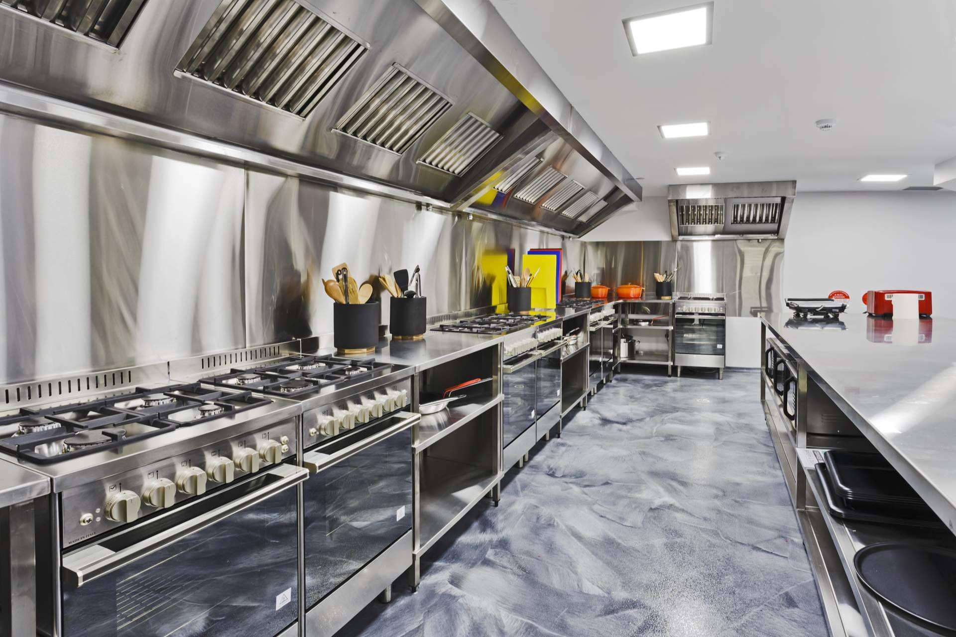 El soporte de Auxihostelería para montar una cocina en un restaurante