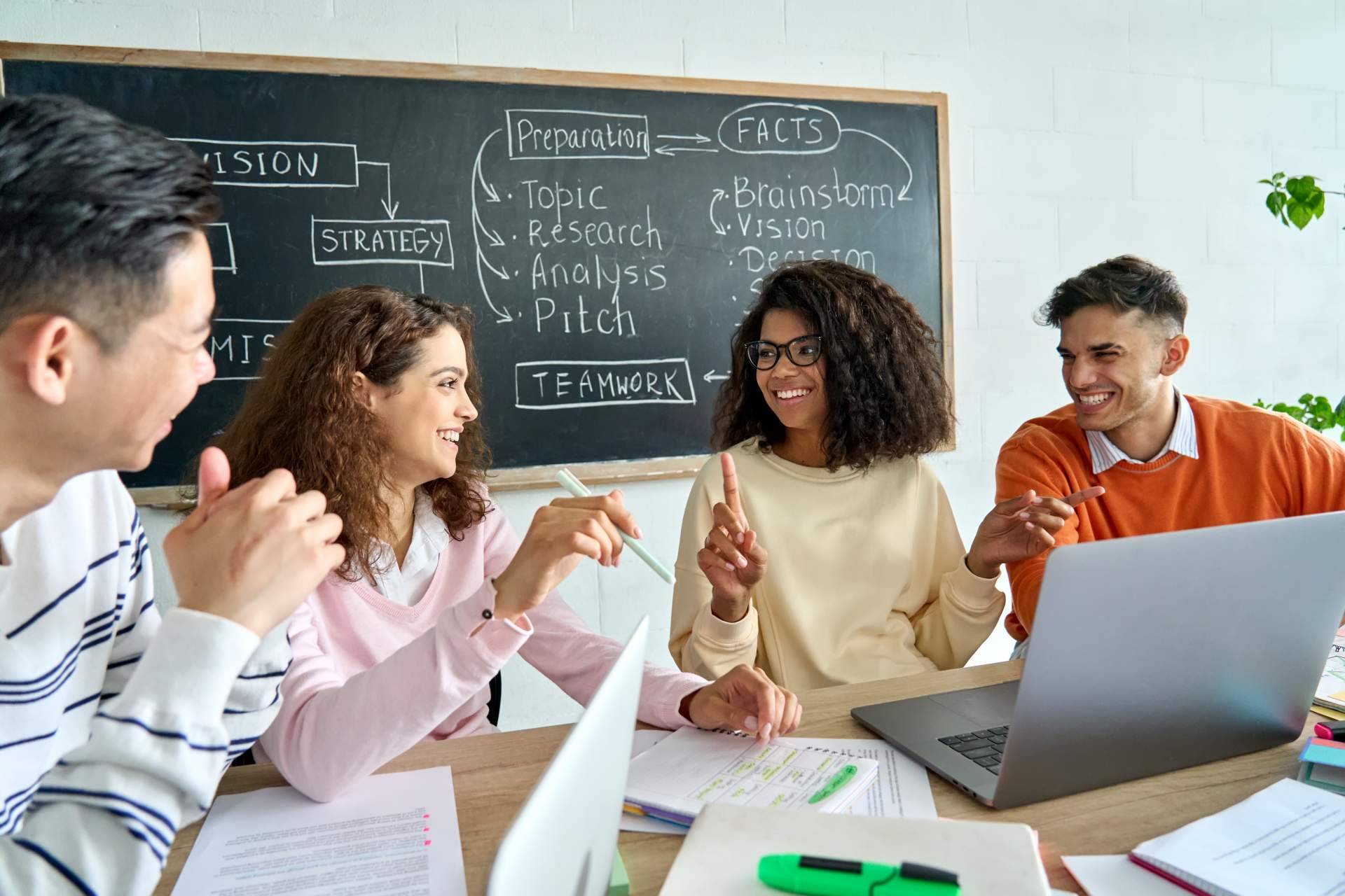 Combatir el desempleo juvenil con el contrato de formación en alternancia