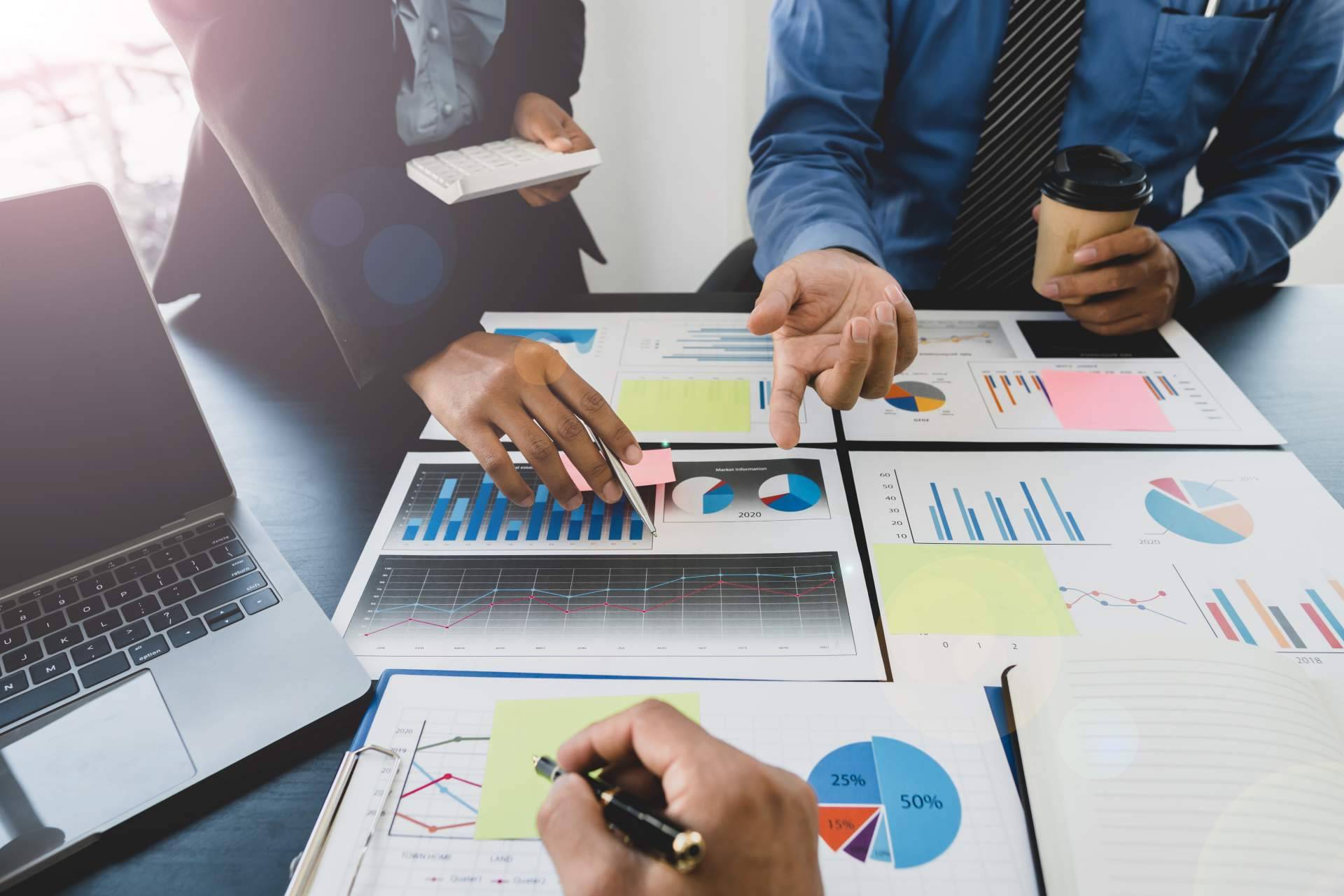 Más de 30 años ofreciendo servicios integrales de gestión empresarial, CEESA