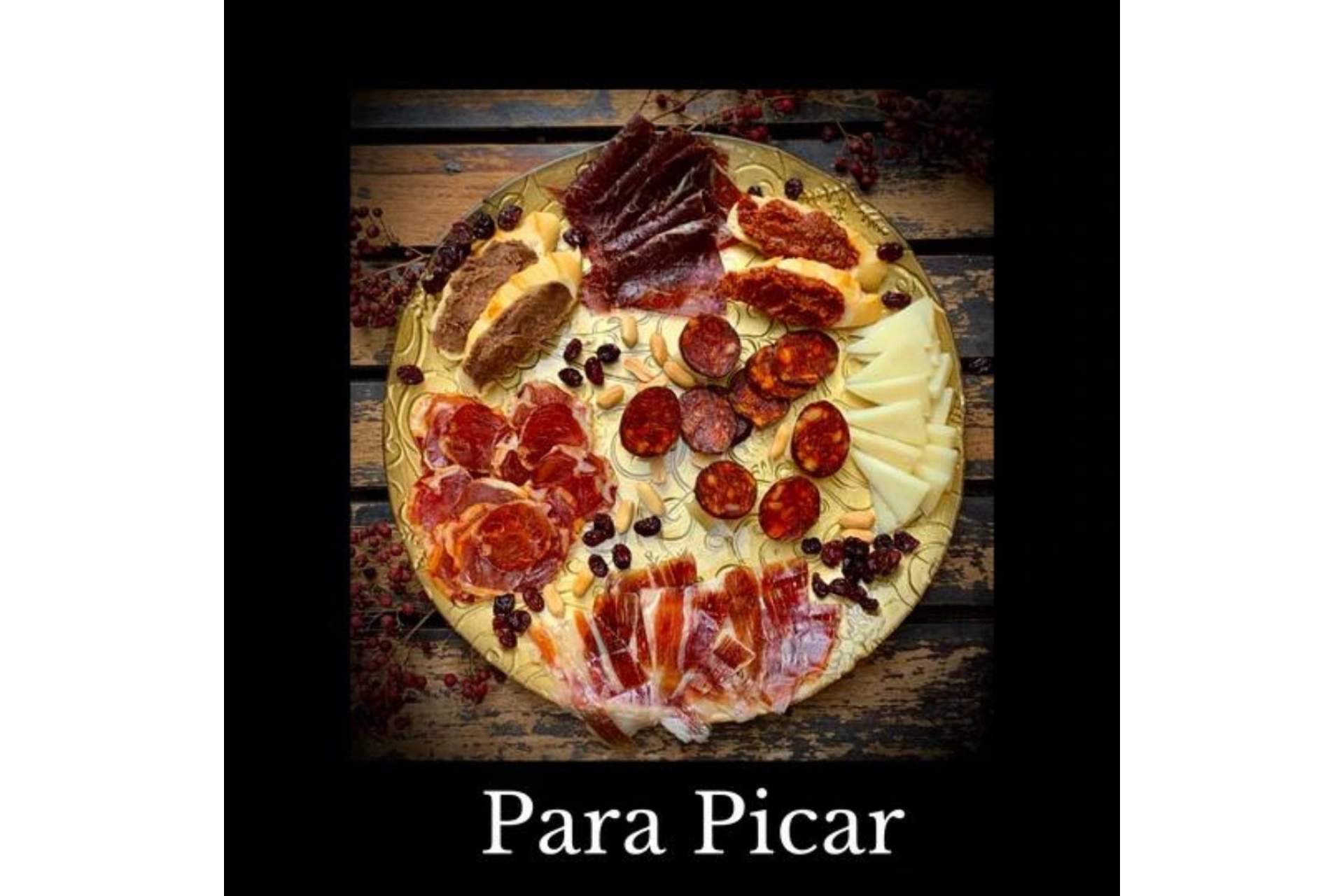 Bon León cuenta con diferentes opciones de cesta de embutidos para hacer un regalo gourmet