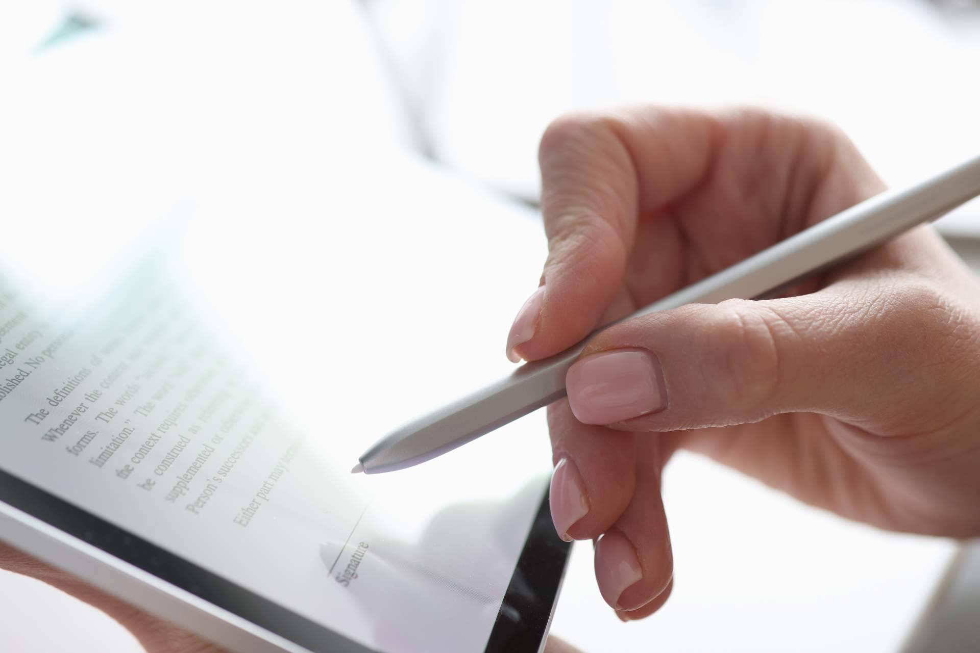 Calcular el ahorro en los negocios aplicando los servicios de la herramienta gratuita de firmar.online