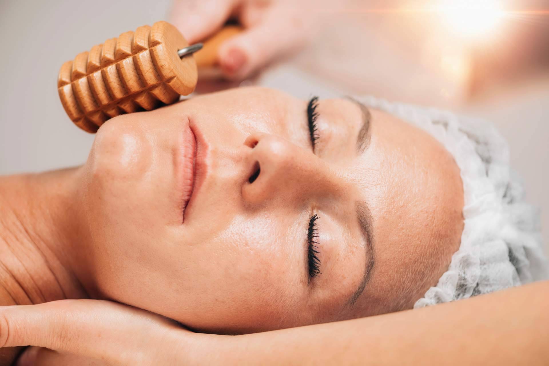 Cursos de terapias alternativas y estética natural que ofrecen bolsa de trabajo