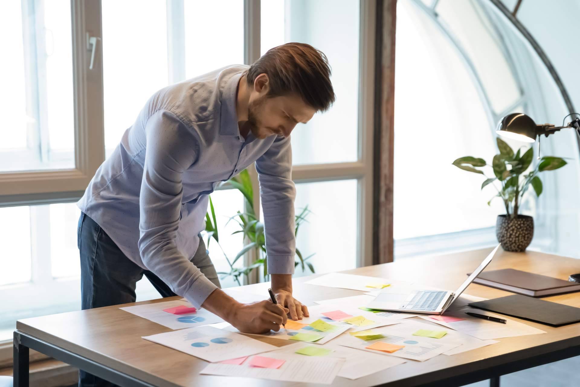 Contar con un profesional para llevar a cabo una estrategia de marketing digital