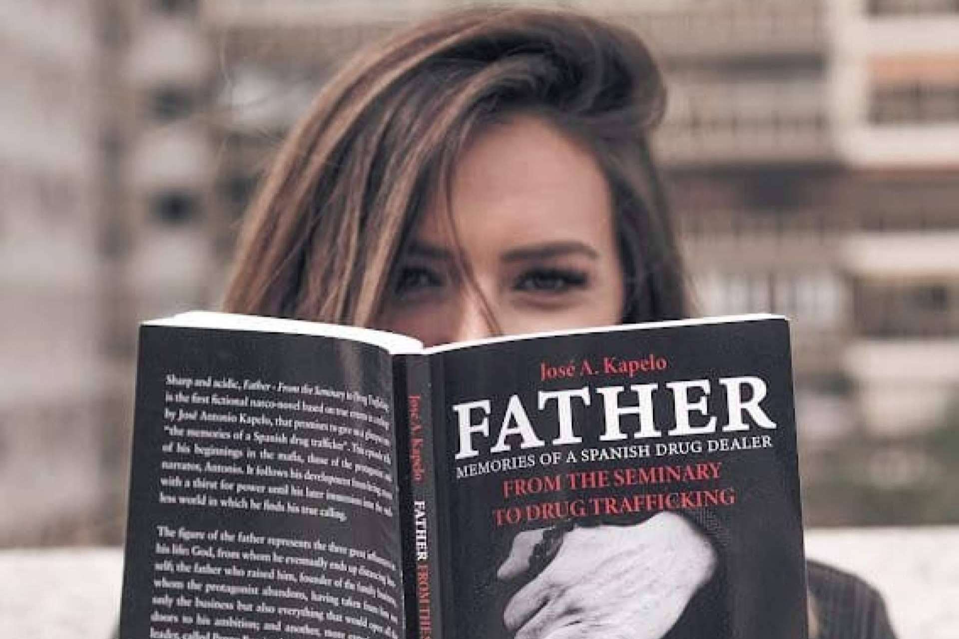 ‘Padre’, de Jose. A. Kapelo y la edición inglés e italiano