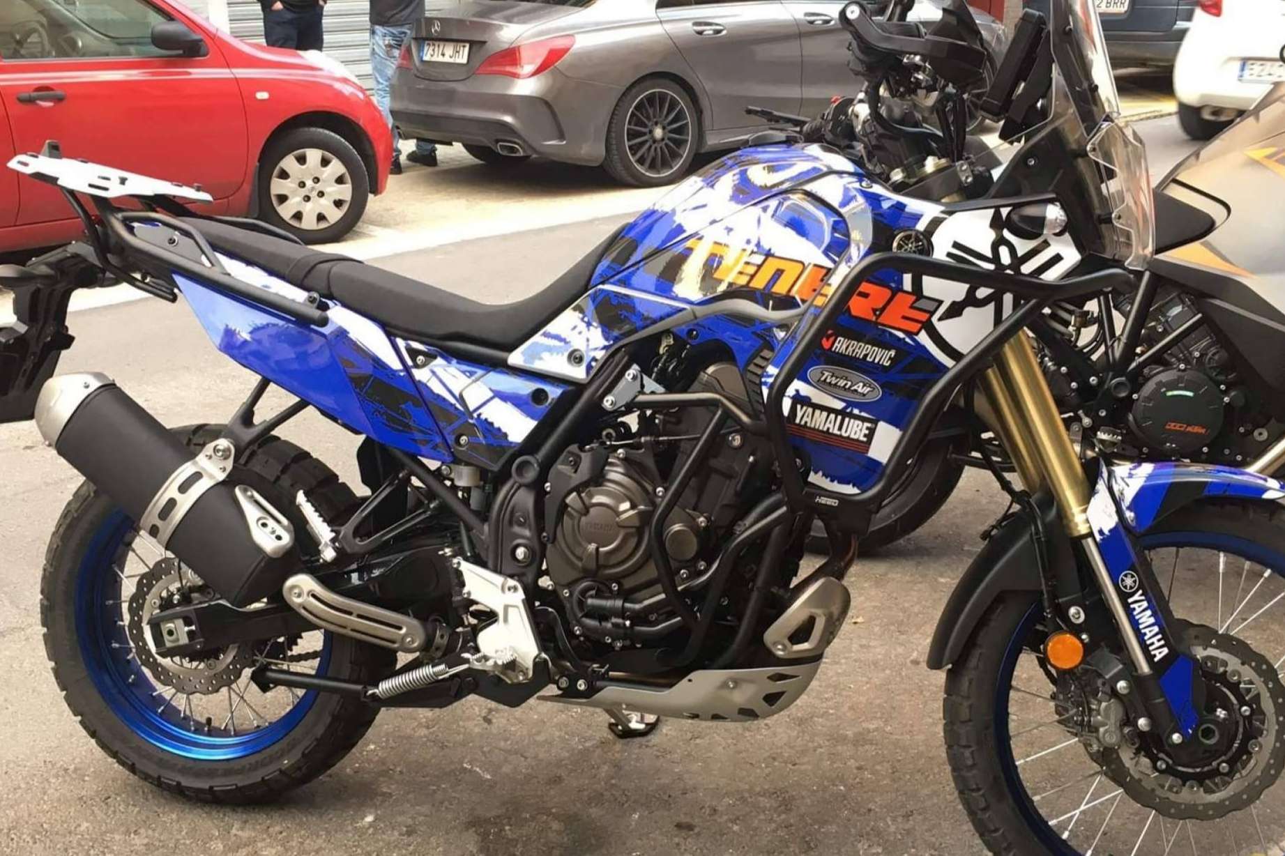 ADHESIVOSEMBARRADOS, personalización de las motos trail, KLE500, T7, Africa Twin