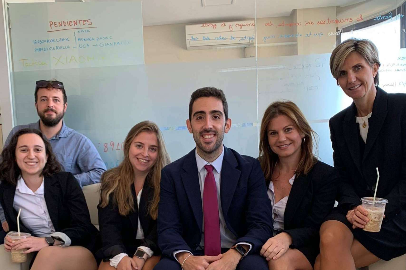 CBLingua dispone de un amplio equipo de traductores jurados en todos los idiomas que ofrecen sus servicios de traducción oficial