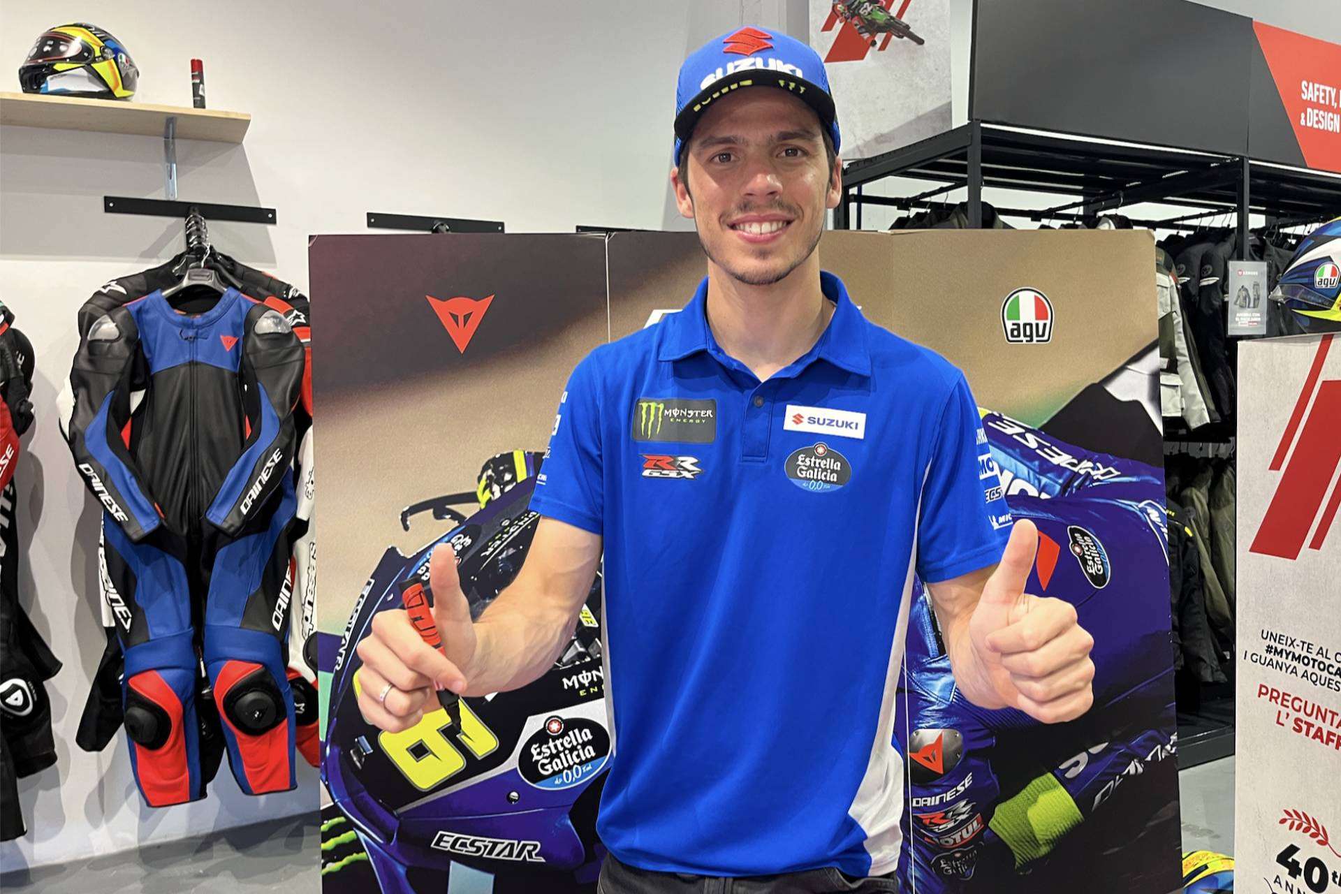 Joan Mir, el piloto de MotoGP, ha visitado la tienda de Motocard en Montmeló