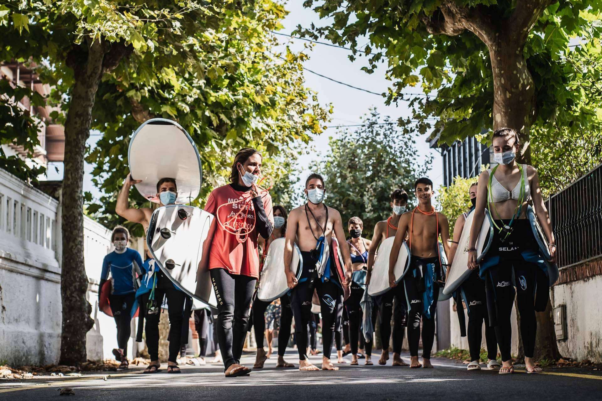 Family Surfers – Surfcamp Las Dunas, el destino de moda entre los más jóvenes
