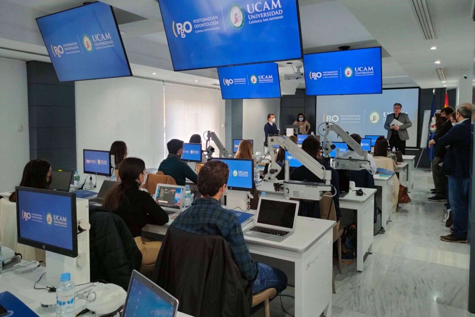 PgO UCAM opiniones. Según sus alumnos, una de las mejores universidades para estudiar el postgrado de Odontología