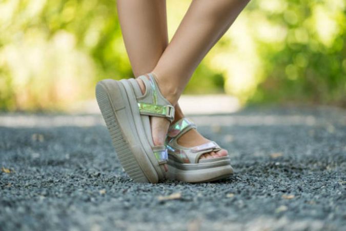 las sandalias provocan deformidad en el pie