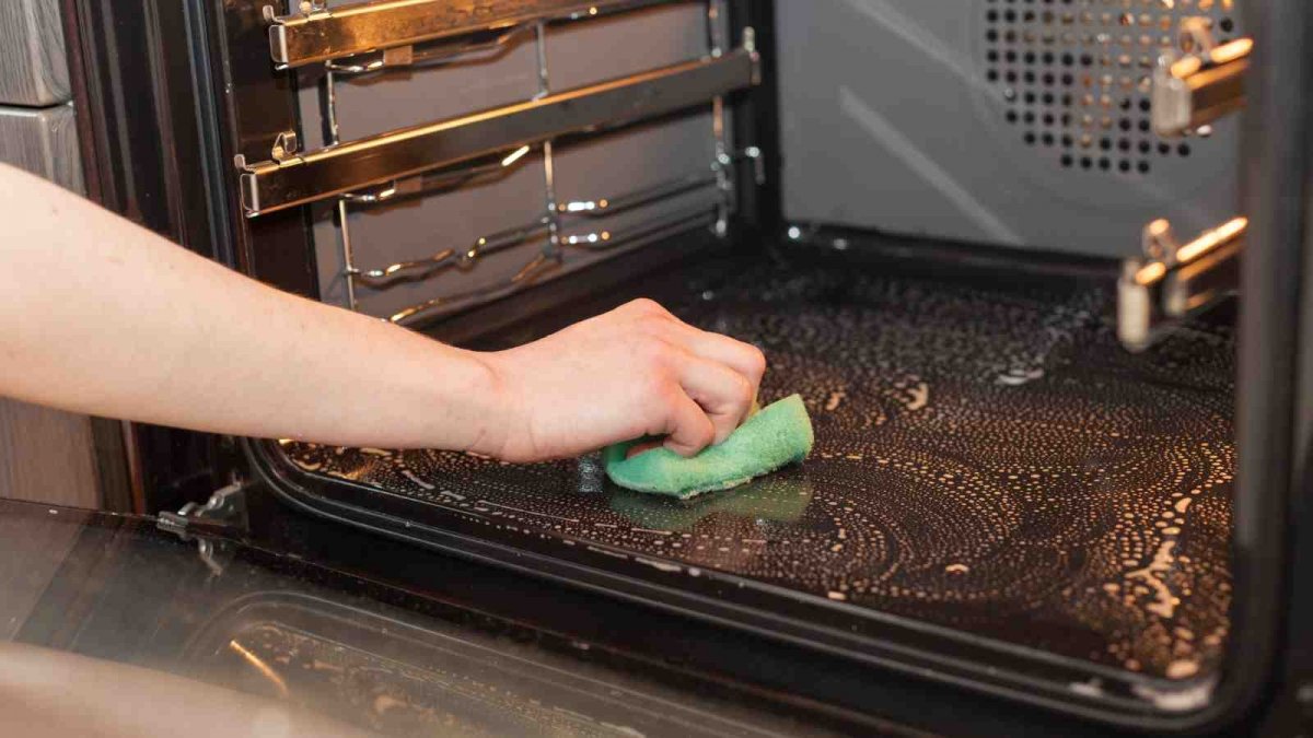 Cómo limpiar el horno en segundos sin usar ningún producto químico