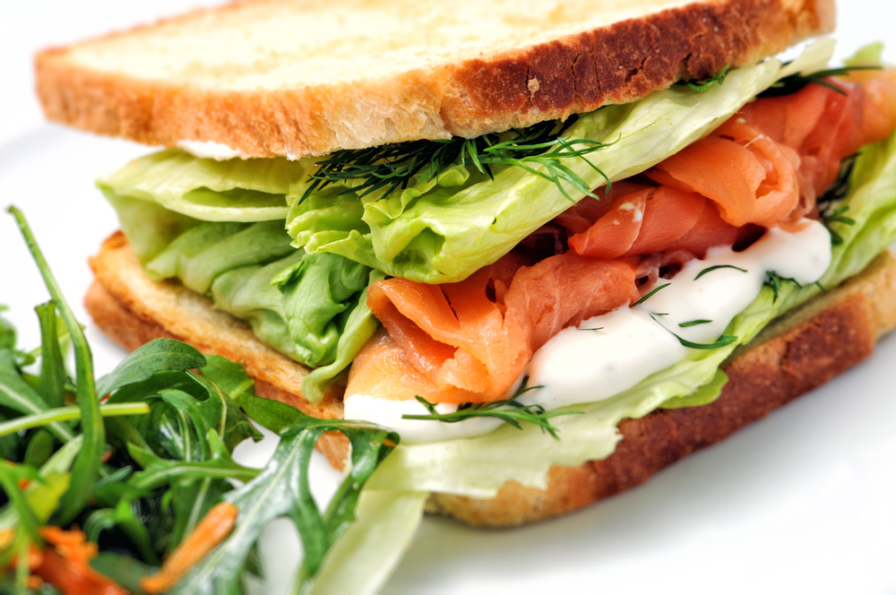El sándwich de salmón al que puedes recurrir para comer, merendar o cenar
