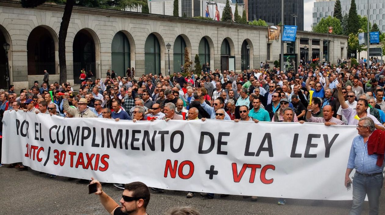 VTC vs taxi: la aprobación de una ley que eterniza el conflicto