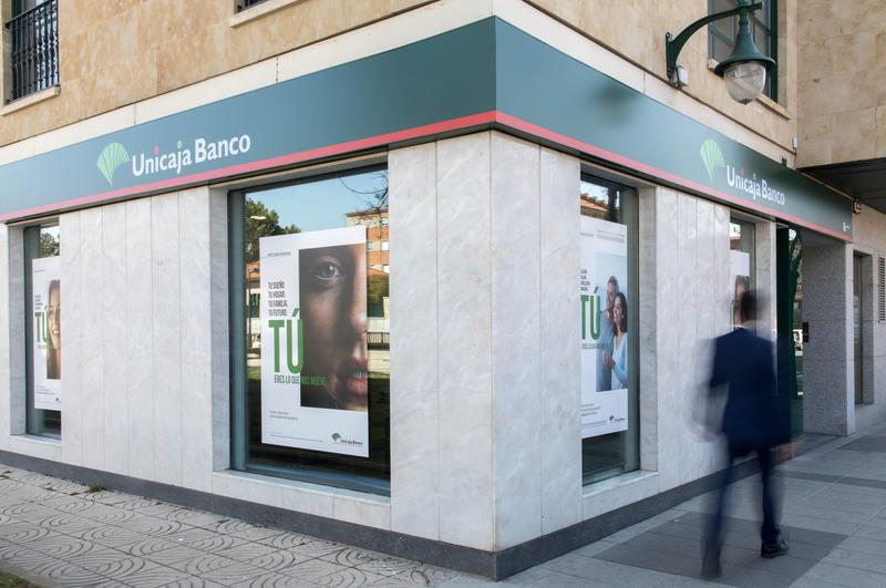Unicaja amplía hasta final de año la bonificación de 150 euros por la domiciliación de nómina