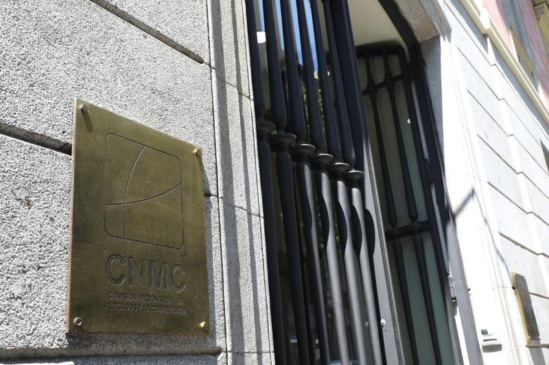 La CNMC multa con 203,6 millones a seis constructoras españolas