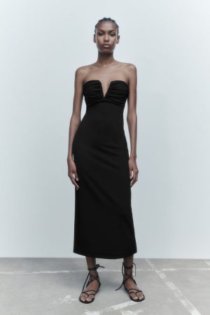 Vestido Cut Out negro de Zara