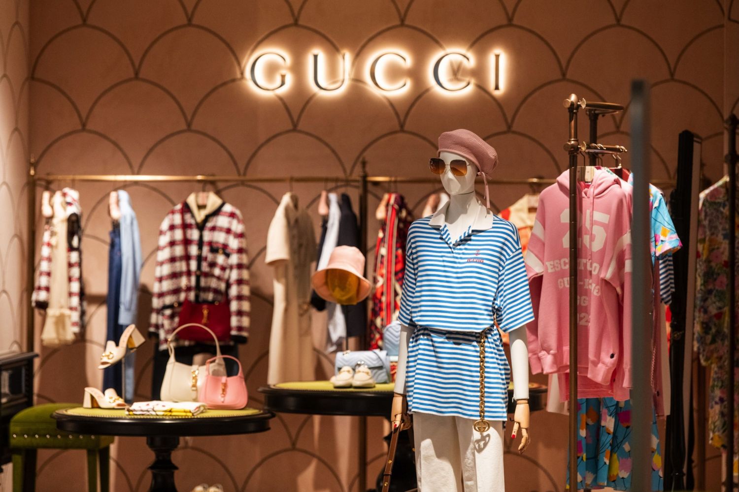 Gucci estas son las prendas m s baratas para este verano