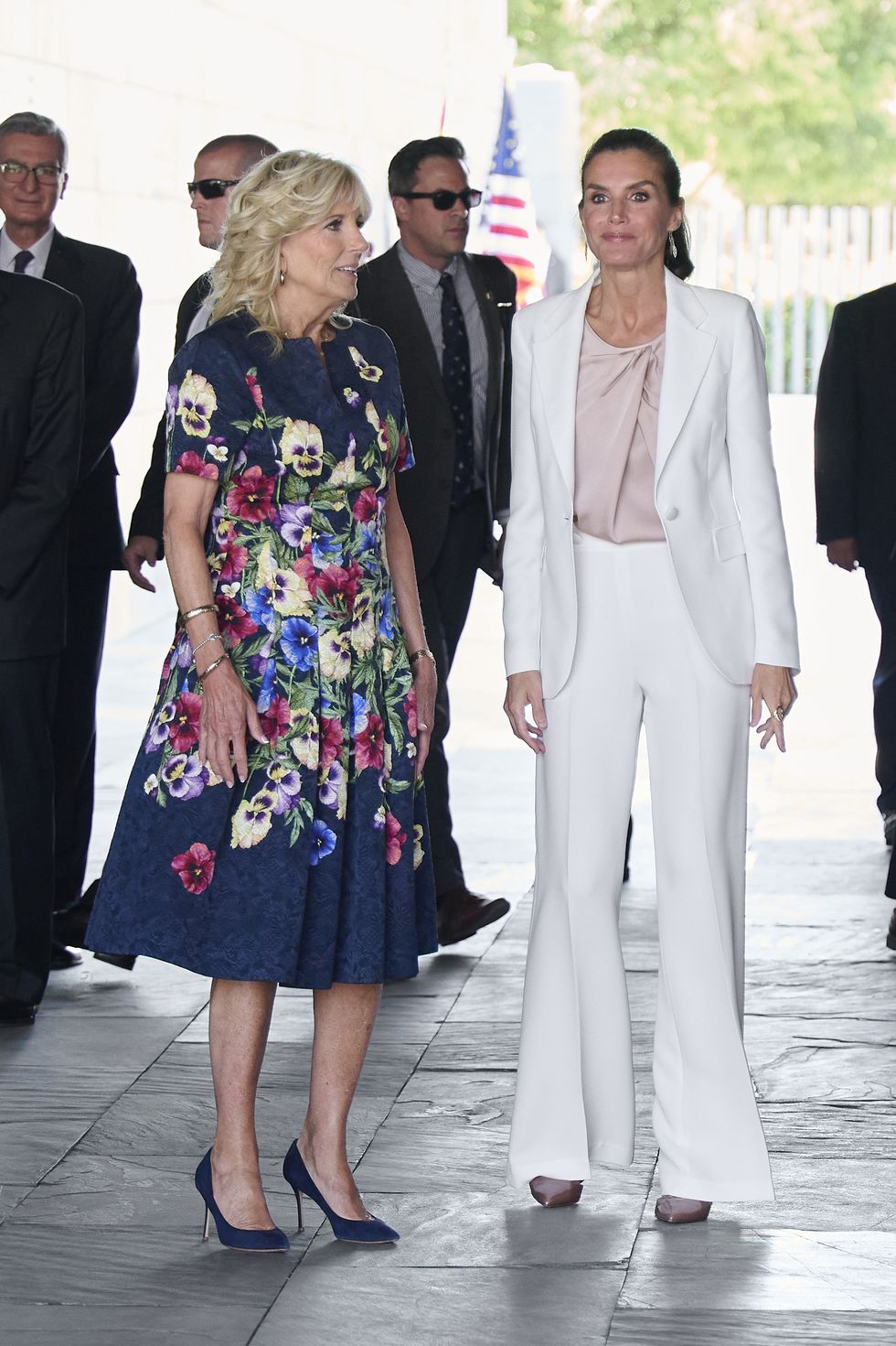 Letizia traje carolina herrera blanco Merca2.es