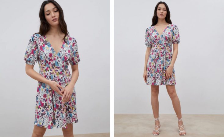 Vestido corto con flores que tiene El Corte Inglés