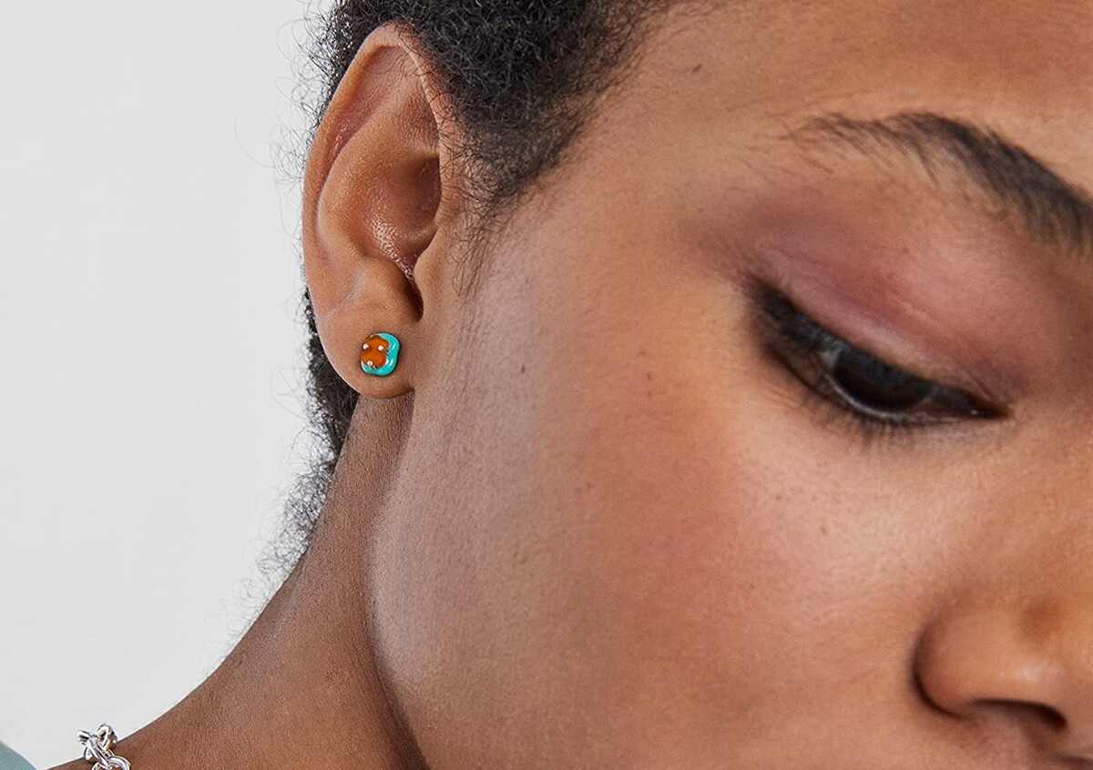 Tous: estos pendientes tan cuquis y coloridos te harán lucir genial este verano y vuelan en Amazon