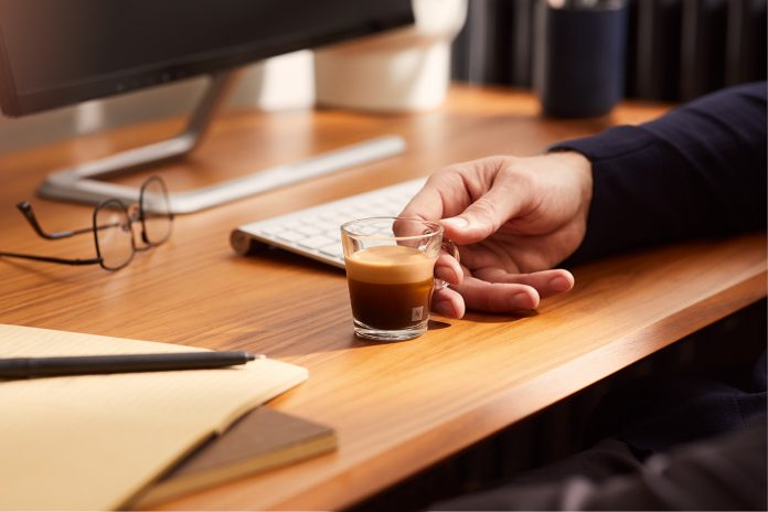 El Corte Inglés rebaja al 50% la cafetera de Nespresso más buscada