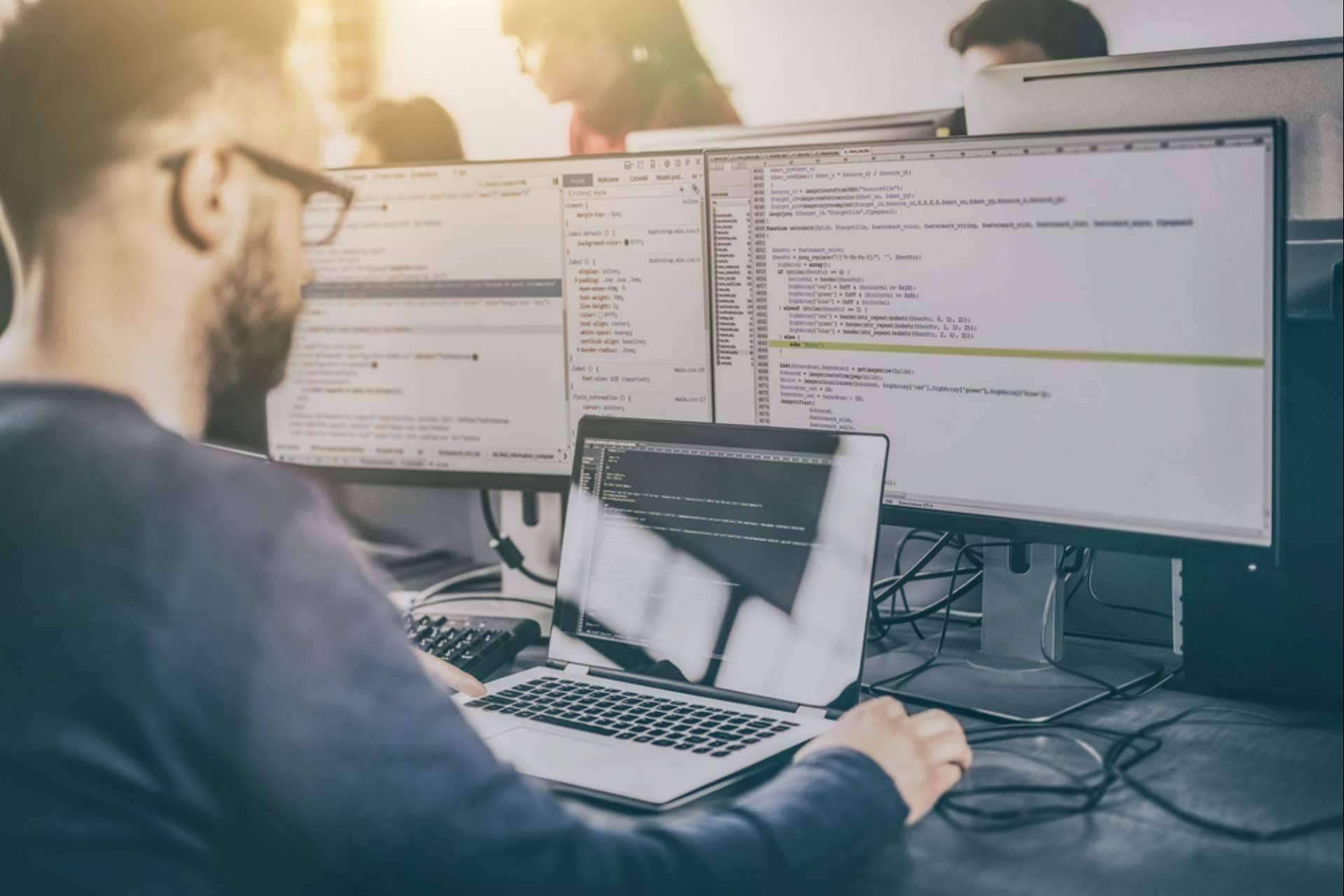 ¿Por qué es importante el mantenimiento web para las grandes empresas?, por Kofumedia